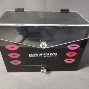 High-Grade Cosmetic Lipstick Display Box Makeup Organizer