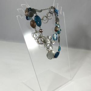 Custom Acrylic Necklace Jewelry Display Stand Bust